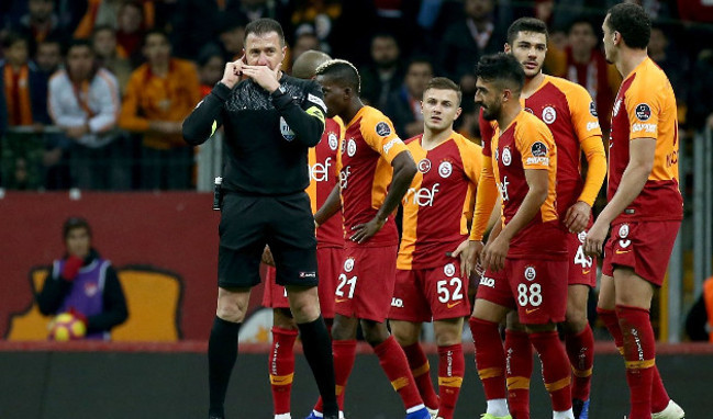 MHK Halis Özkahya ve Hüseyin Göçek'i görevden el çektirdi! - Resim: 1