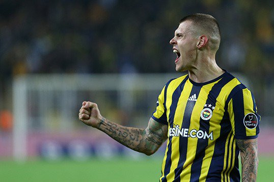 Başakşehir - Fenerbahçe maçı canlı radyo yayını dinle