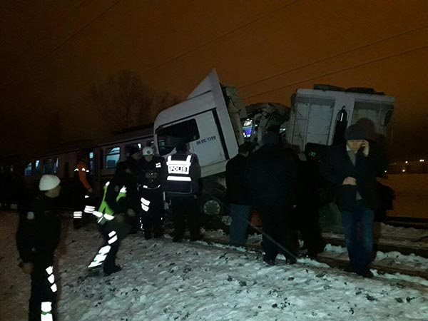 Kütahya’da yolcu treni tıra çarptı: 1 ölü, 5 yaralı