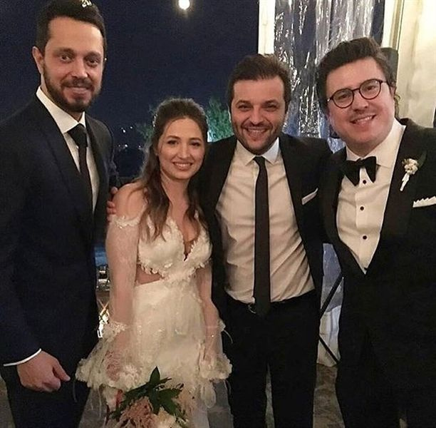 İbrahim Büyükak çocukluk aşkıyla dünyaevine girdi!