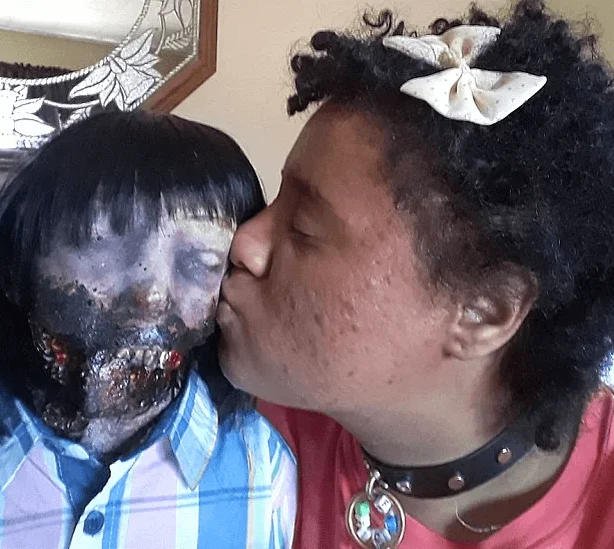 Zombi bebeğiyle evlenmek için hazırlıklara başladı