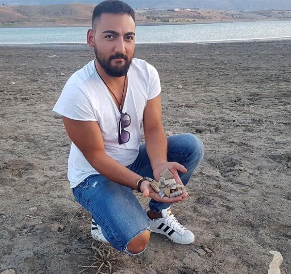 Baraj suyu çekildi, çok sayıda muska ortaya çıktı!