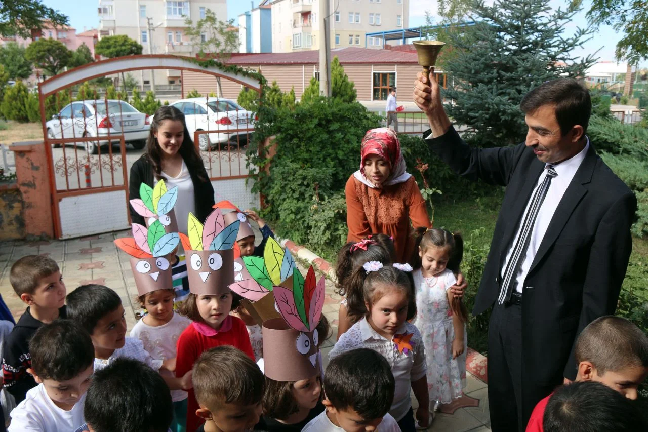 Şehit Bedirhan adına yapılan okulda ilk ders zili çaldı!