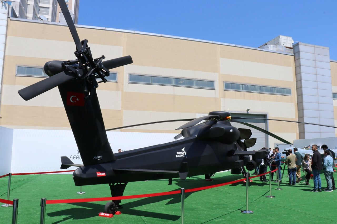 Atak-2 vitrine çıktı...