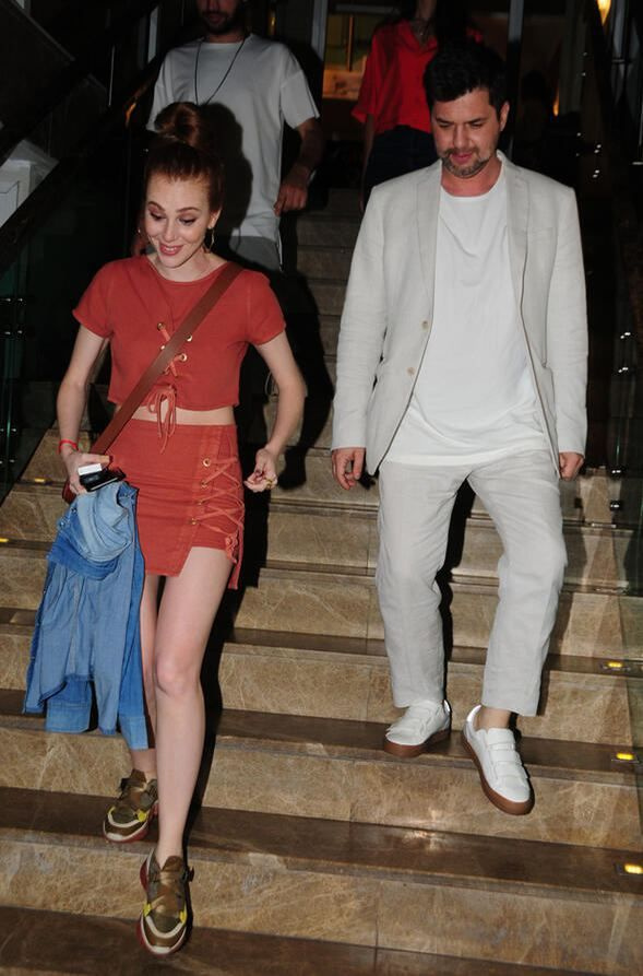 Hazal Kaya'nın karnı belirginleşti!