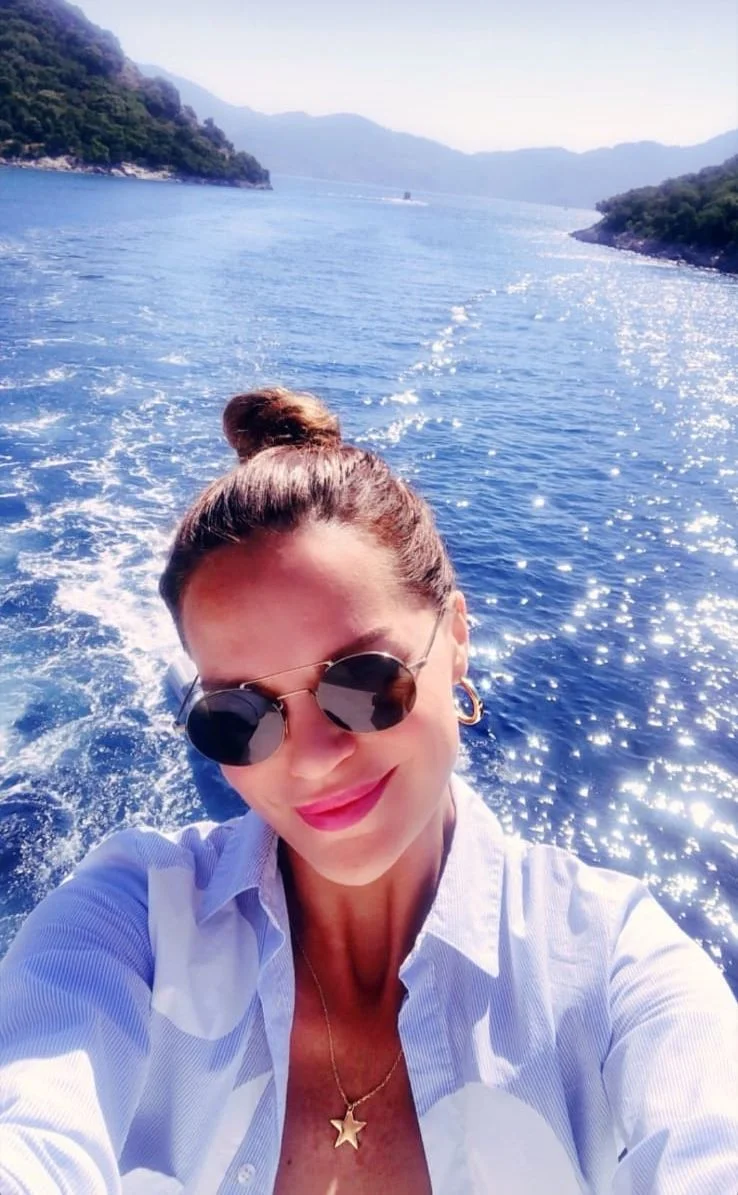 Ebru Şallı ile sevgilisi aşk turuna çıktı!