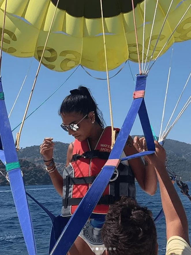 Süreyya Yalçın havalara uçtu!