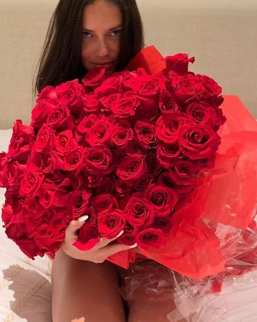 Emir Uyar'dan Adriana'ya jest!