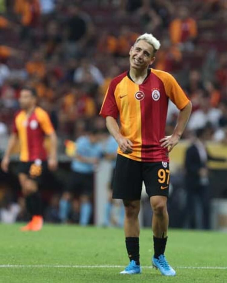 Emre Mor'a aşktan kırmızı kart!