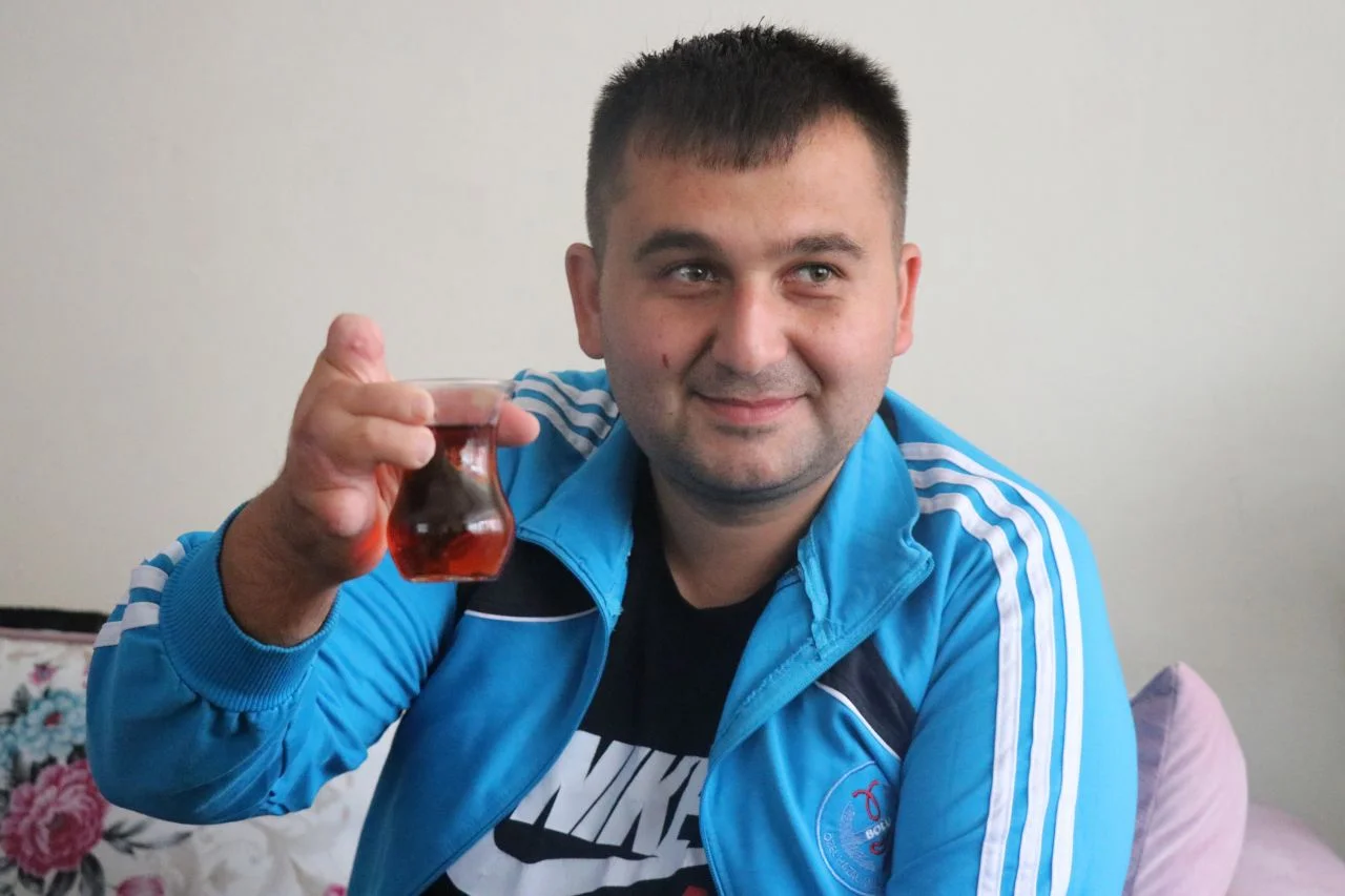 Ayak parmakları eline dikildi!