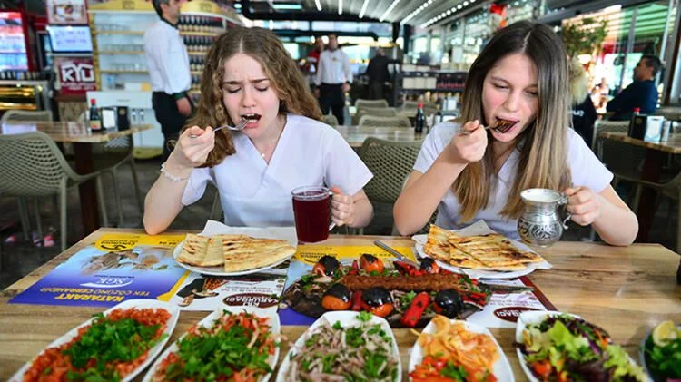 Kebapta iğrenç hile! Millete bunu yedirdiler...