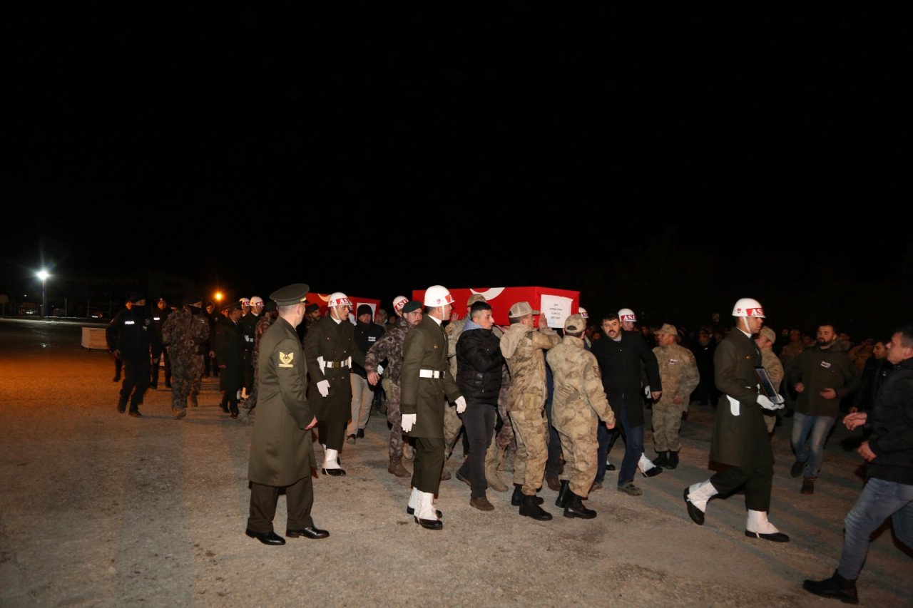 Şehitler için Şırnak'ta hüzünlü tören! - Resim : 2