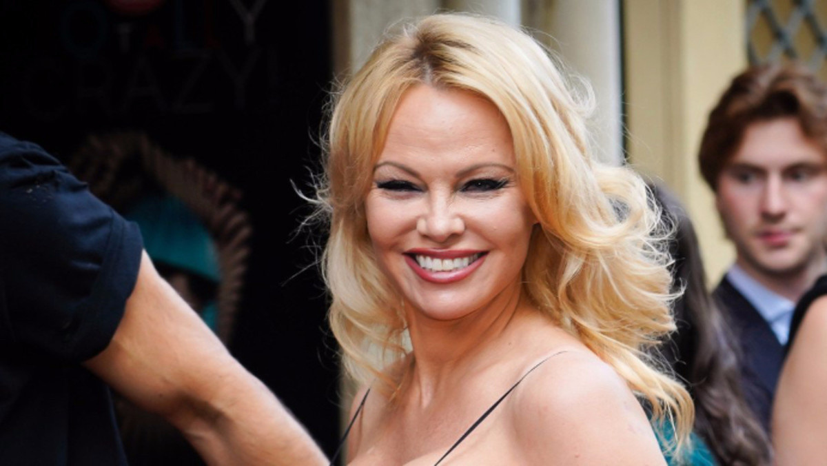 Pamela Anderson eski sevgilisi ile evlendi! - Magazin Haberleri