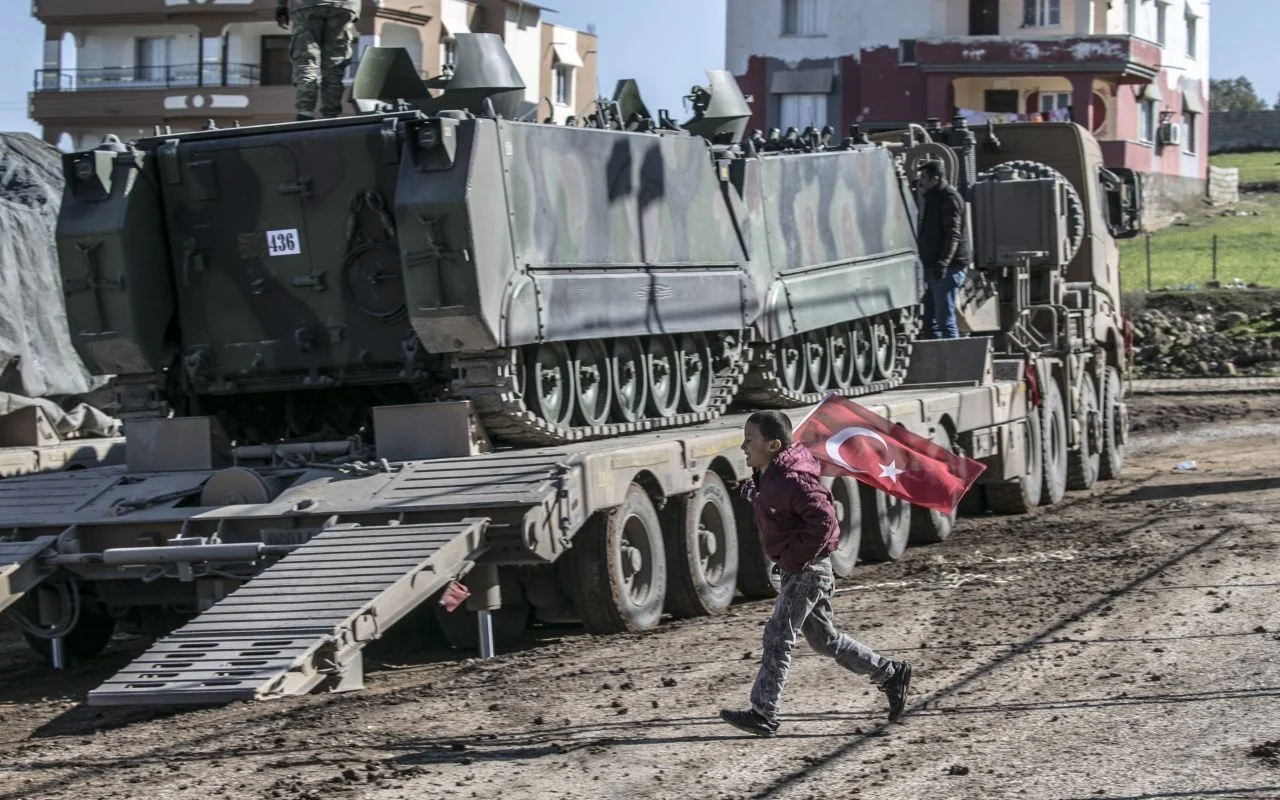 Sınırdan sıcak görüntü! Tanklar yola çıktı...