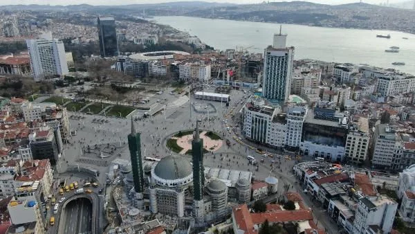 Taksim Camii'nde sona doğru