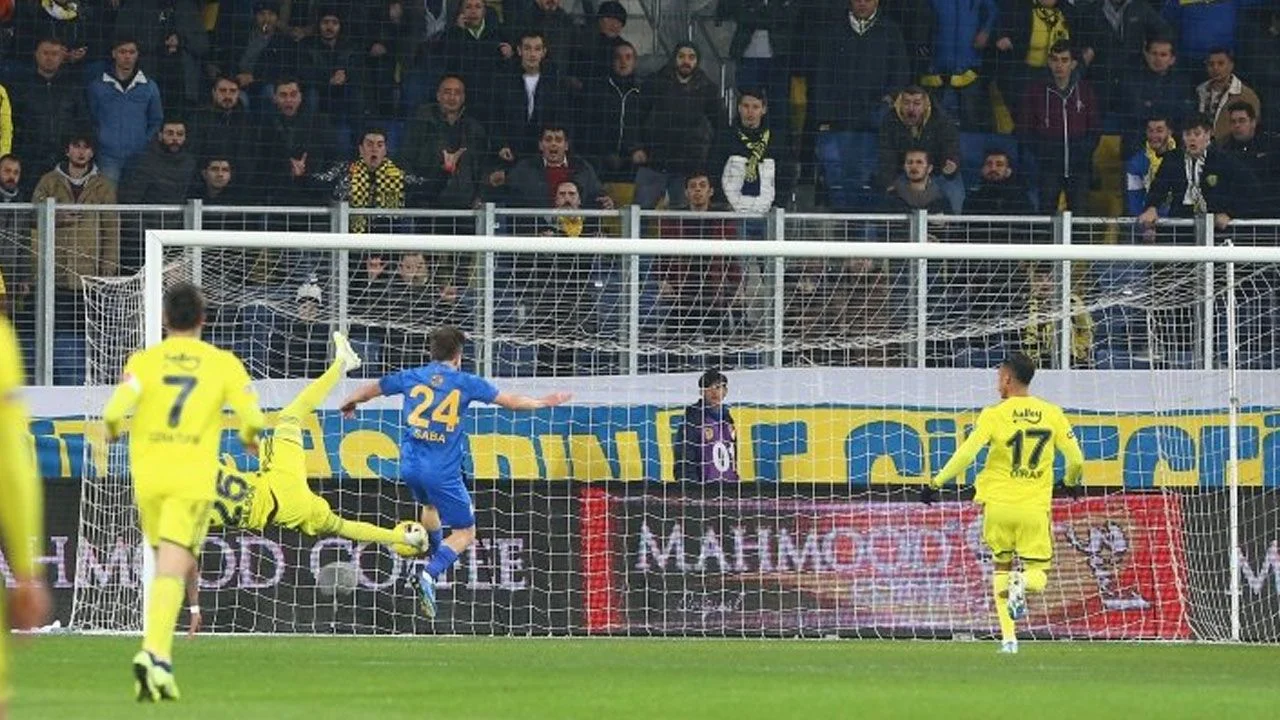 İşte F.Bahçe'yi düşüşe getiren hatalar!