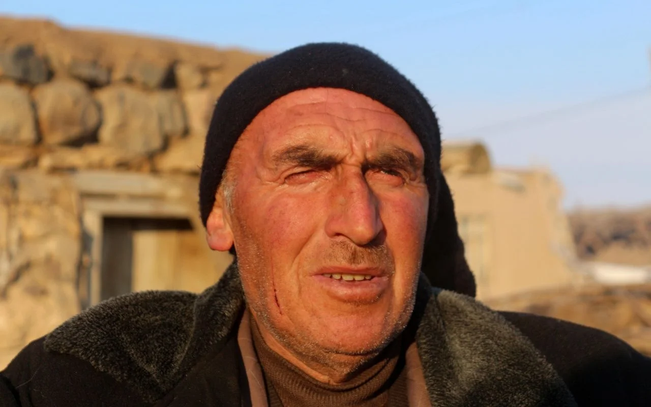 Mahallede sağlam tek bir ev bile kalmadı