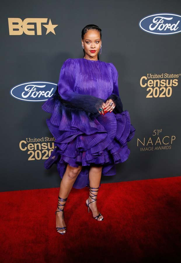 Rihanna 51. NAACP Image Ödülleri’nde 'Başkanın Ödülü' ile onurlandırıldı!