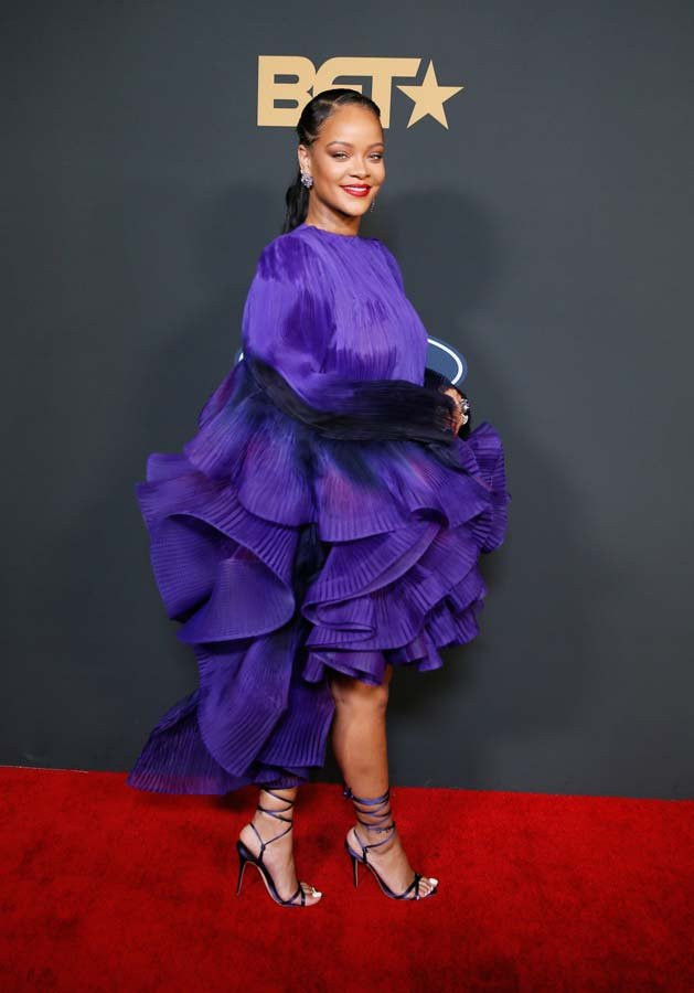 Rihanna 51. NAACP Image Ödülleri’nde 'Başkanın Ödülü' ile onurlandırıldı! - Resim : 2