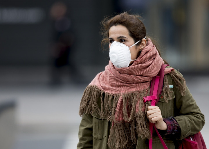 Sağlık kuruluşlarına girişlere maske zorunluluğu getirildi