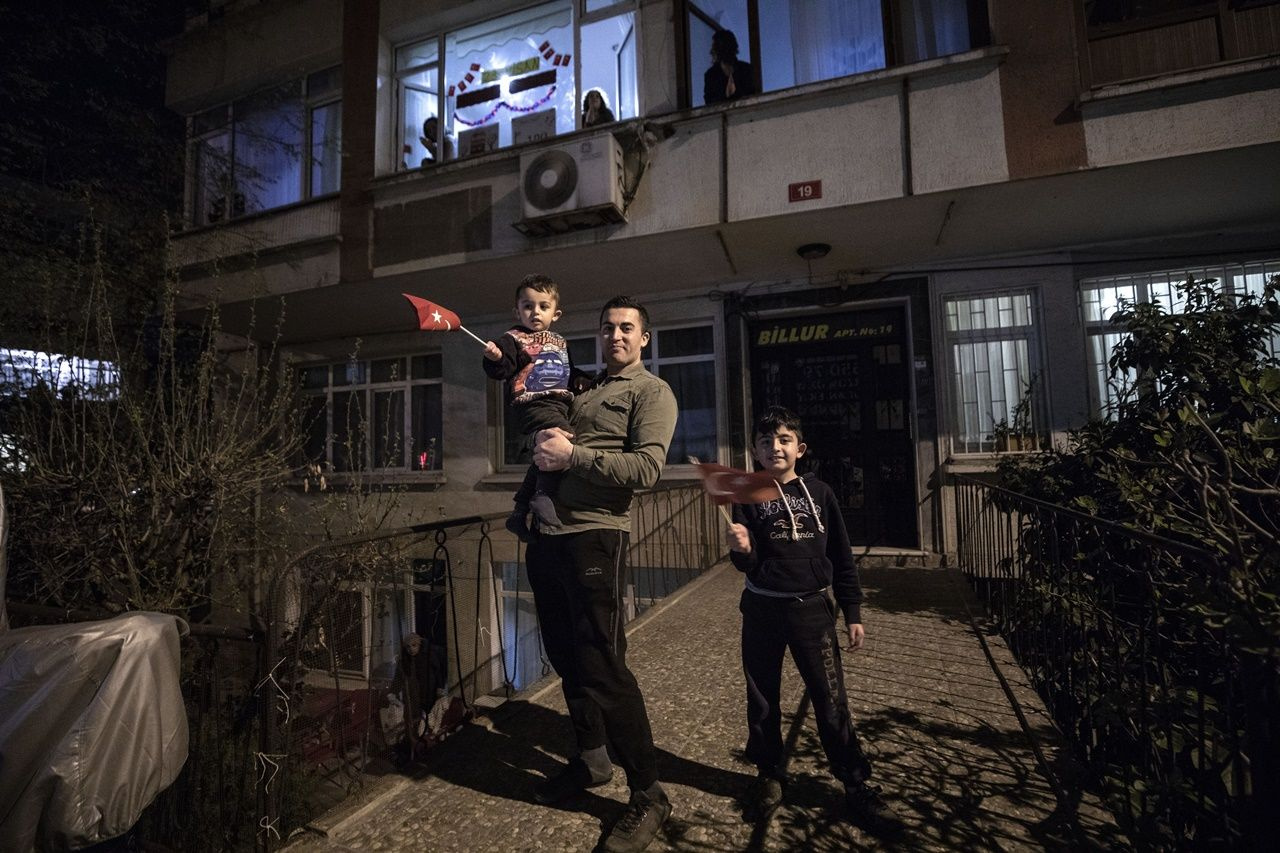 Türkiye tek yürek! Hep bir ağızdan İstiklal Marşı!