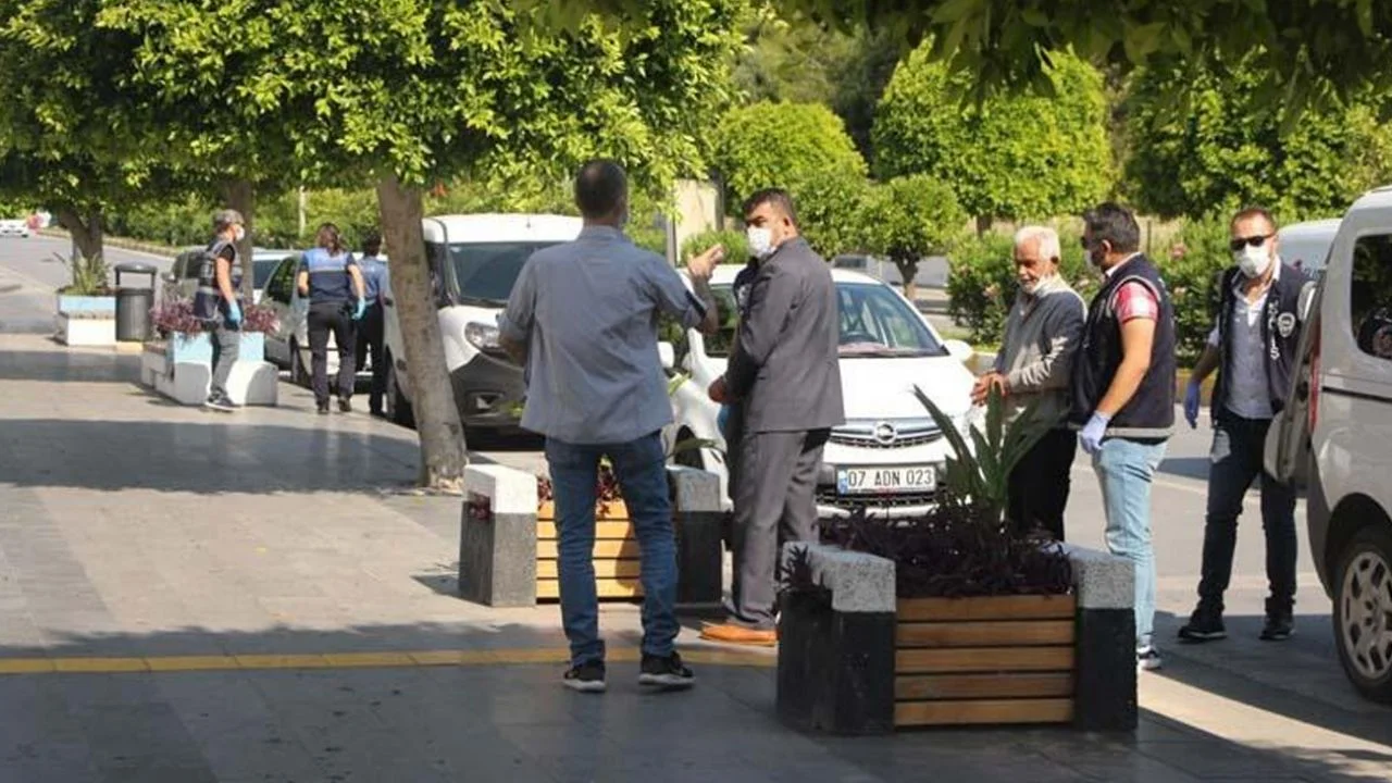 Son dakika... Tek kelimeyle 'iğrenç'... Biri 17 yaşında 5 kadın! Önce senet imzalatıp sonra...