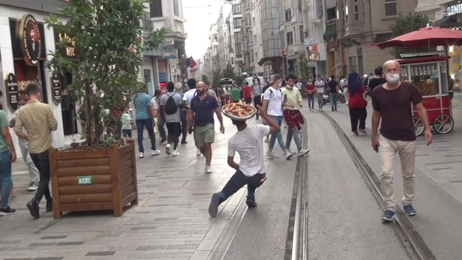 İstiklal durdu, herkes ona koştu