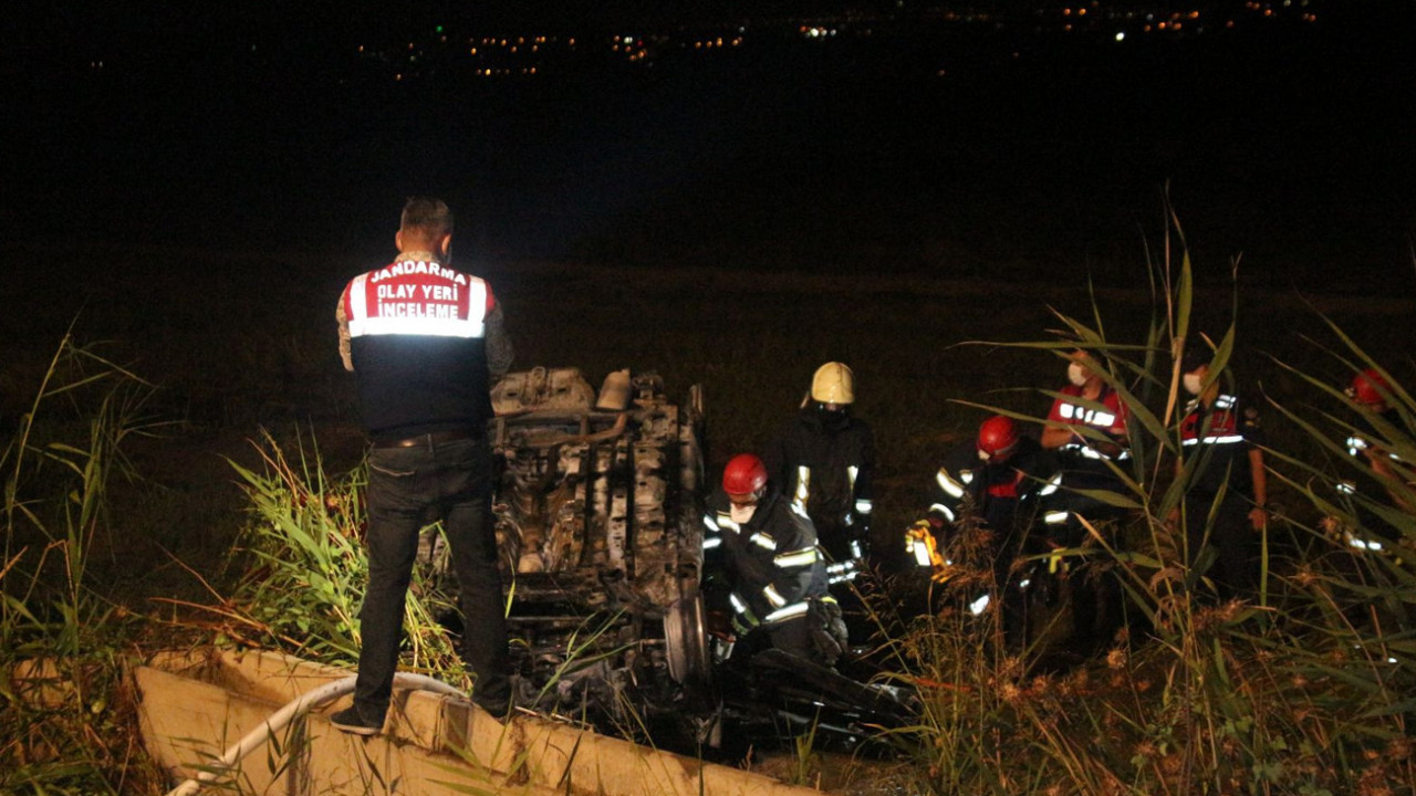 Kaza sonrası alev alan otomobilde sürücü yanarak hayatını kaybetti