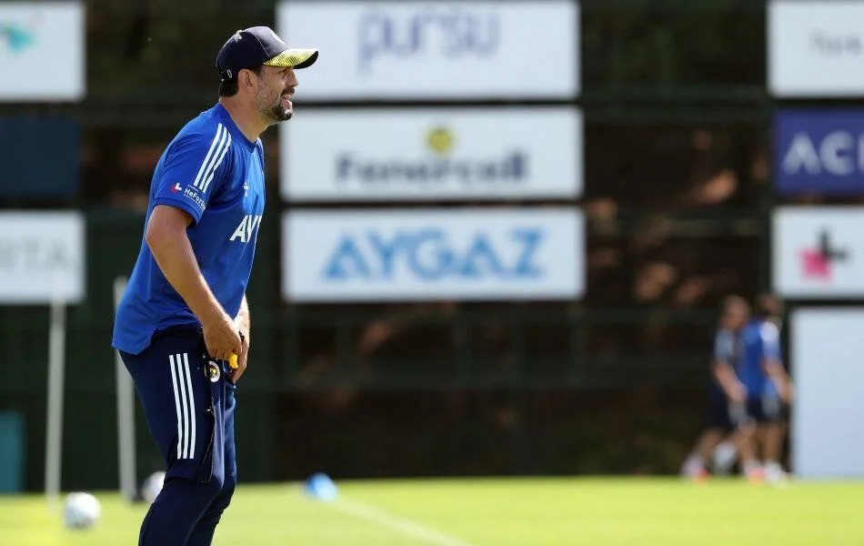 Fenerbahçe'de gelecek ve gidecek listesi netleşiyor