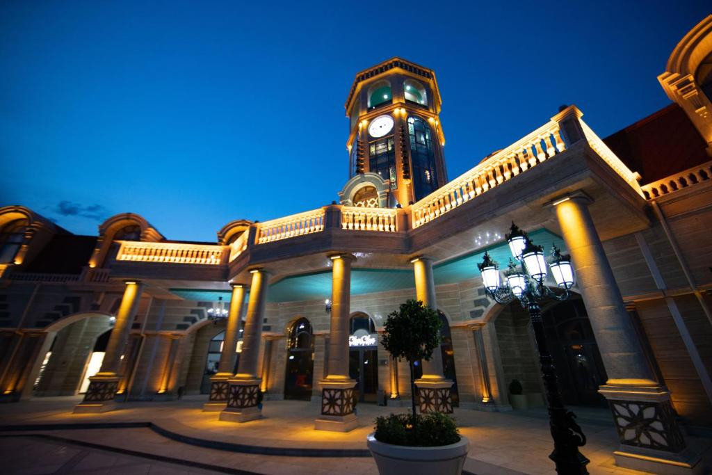 Otel Saat Meydani Nakhchivan (Azerbaycan Nahçıvan) - Booking.com