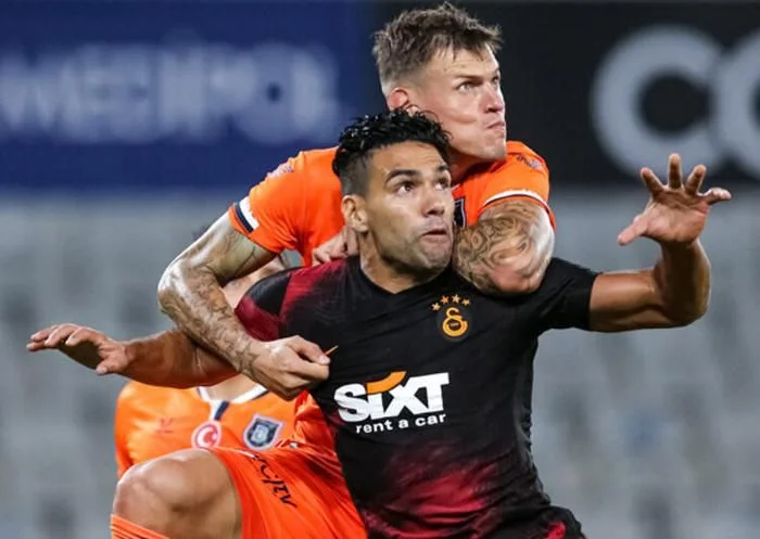 Falcao formayı kaptırdı!