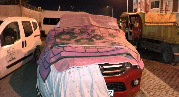İstanbul'da vatandaşlardan 'dolu' önlemi