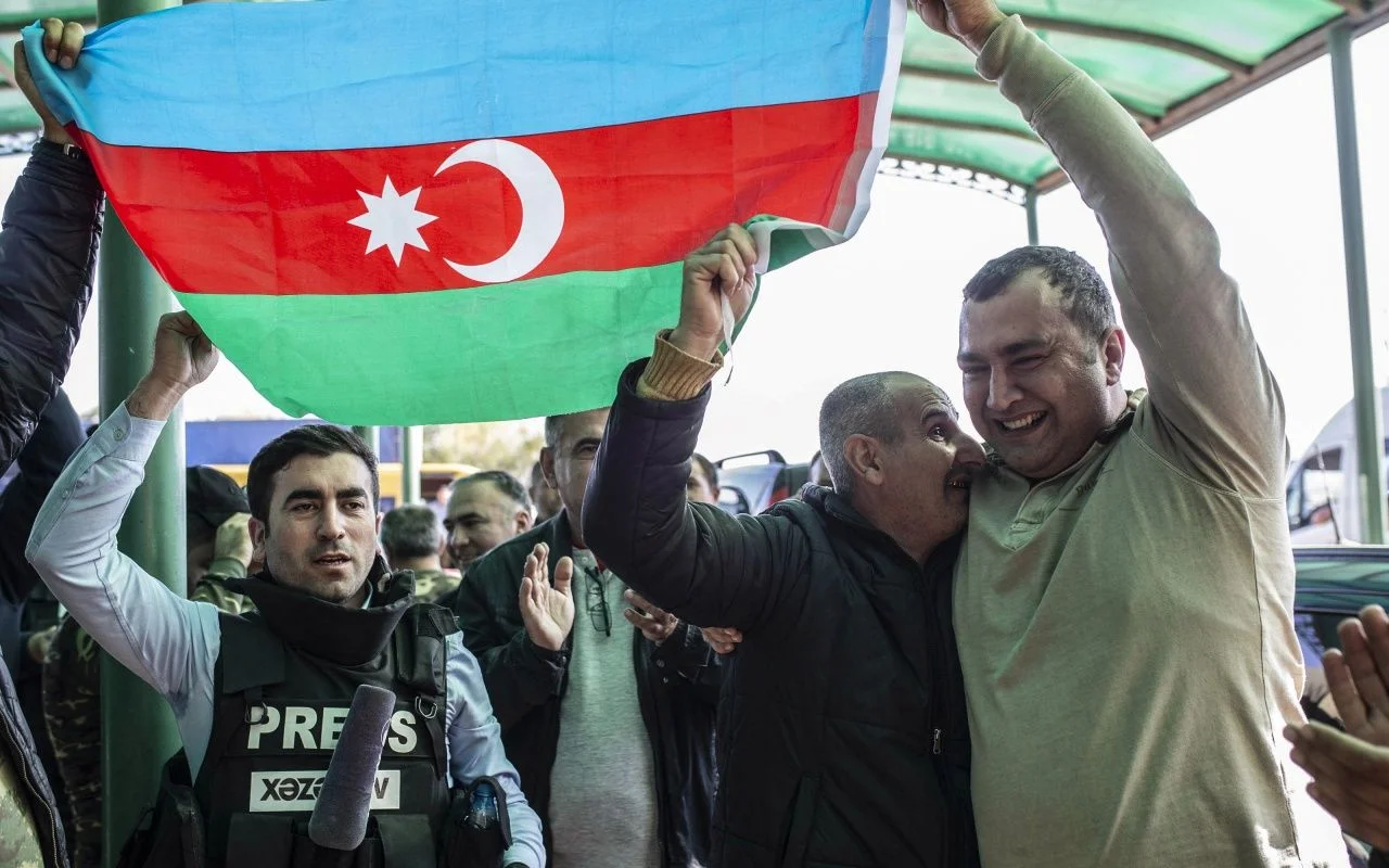 Cephe hattında Şuşa sevinci