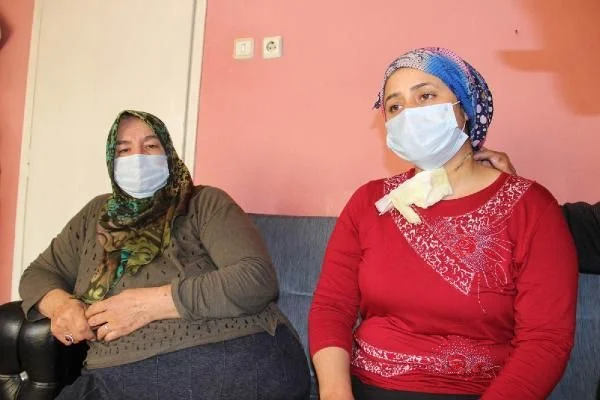 Boşanmak istediği eşi, çocuklarının önünde boğazını kesti!