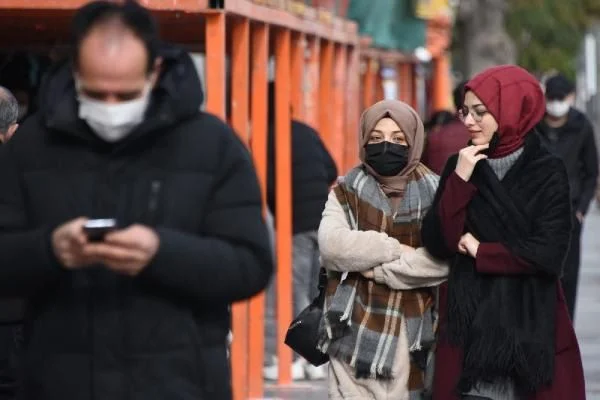 Konya Tabip Odası Başkanı: Hastanelerimize başvuran hastalar içinde 10 kişiden 3'ü pozitif...
