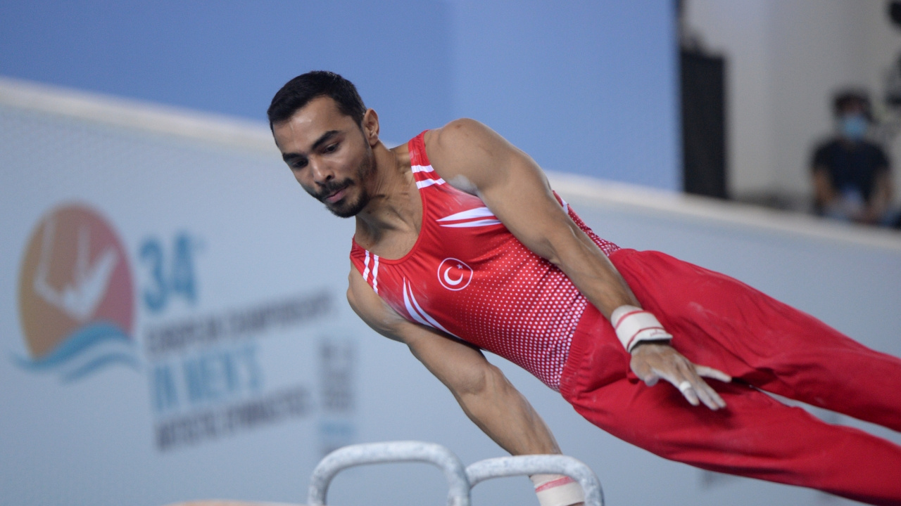 Ferhat Arıcan'dan paralel barda altın madalya