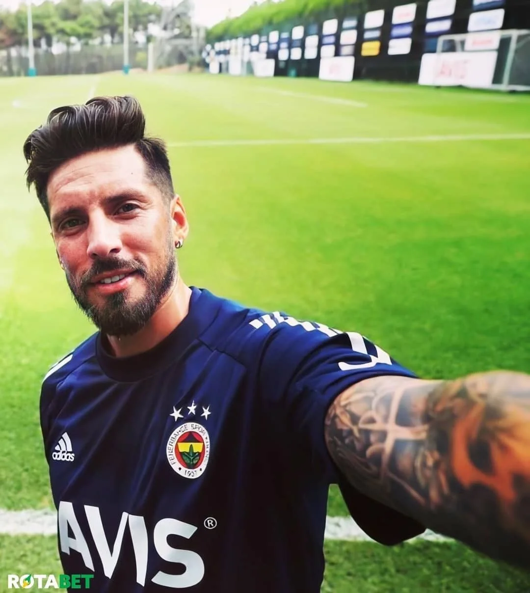 Jose Sosa'ya "çok geziyorsun" uyarısı