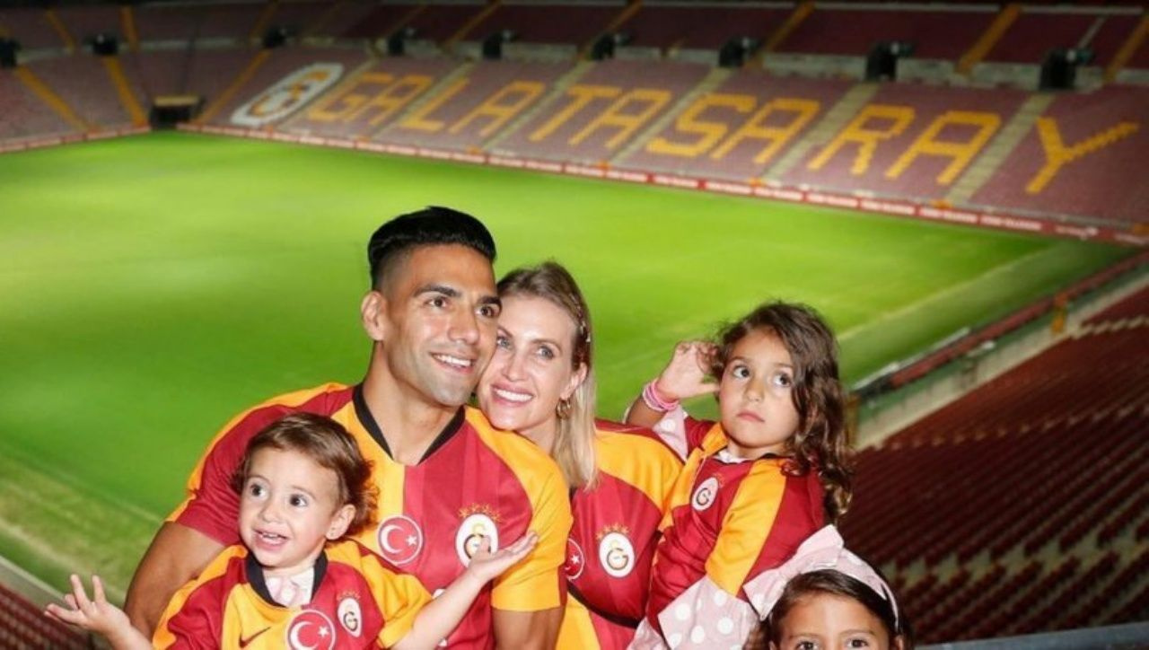 Falcao'nun eşi Lorelei Taron'dan taraftara okkalı cevap