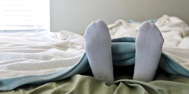 Çorapla asla uyumayın! Neden mi?