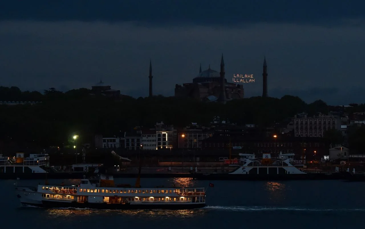 Ayasofya Camii mahya ile buluştu