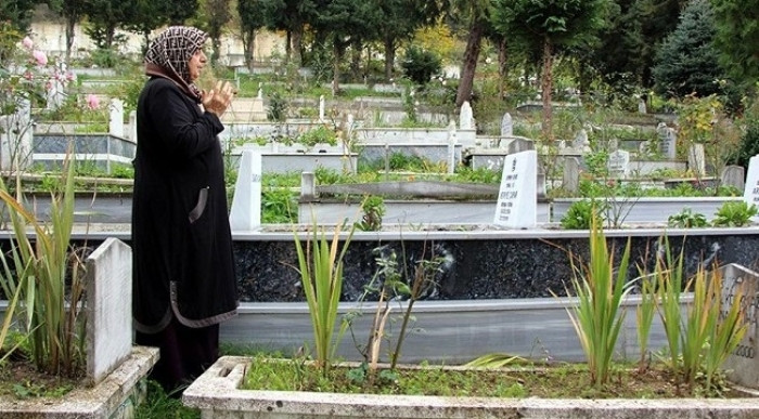 Arefe günü mezar ziyareti yasak mı 2021? Bayramda mezarlıklar açık mı?