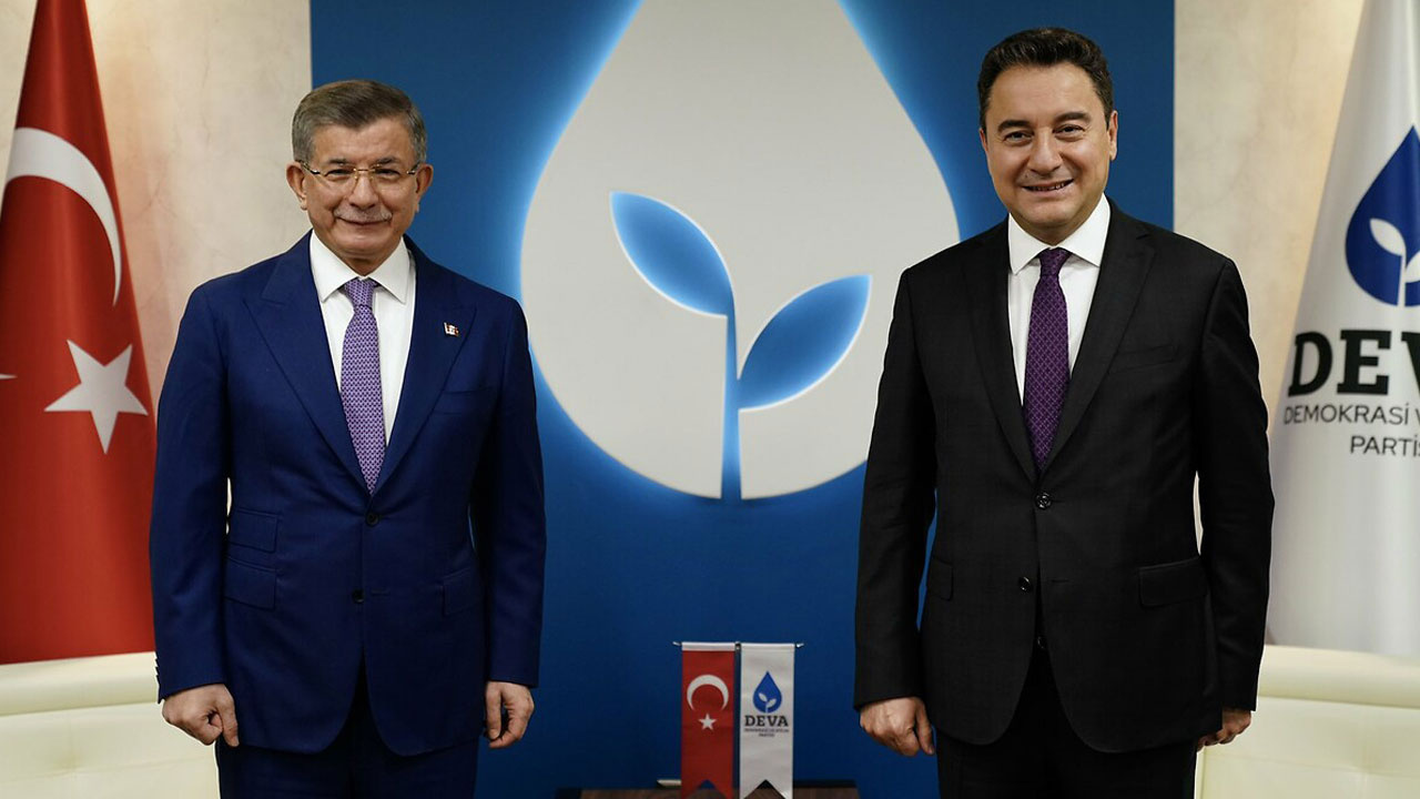 Babacan ve Davutoğlu’nun ikiyüzlülüğünün belgesi