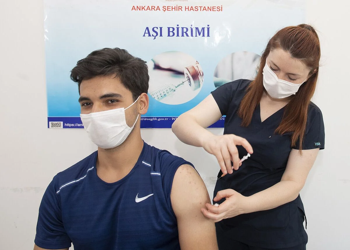 "Korona aşısı erkeklerde sperm sayısını azaltıyor" iddiası çürütüldü!