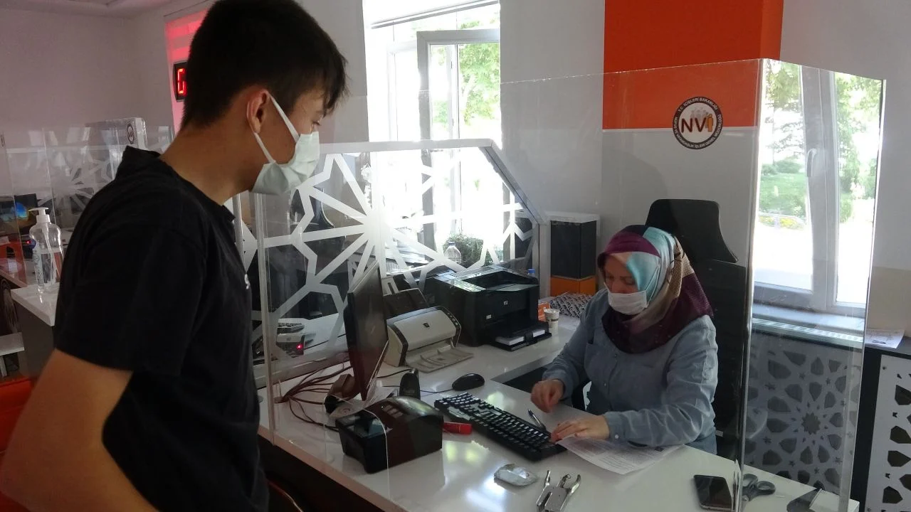 YKS öncesi yurttan manzaralar... Sınava yetişebilmek için zamanla yarıştılar