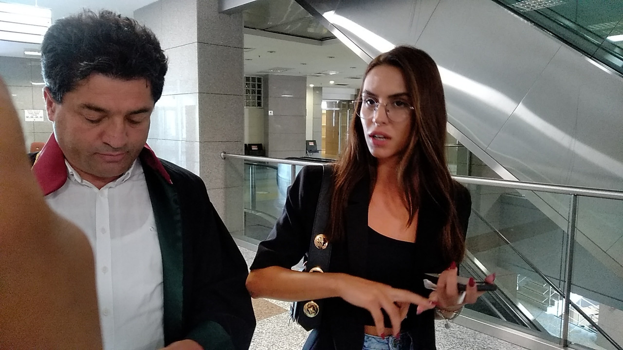 Oyuncu Ayşegül Çınar ve sevgilisi Furkan Çalıkoğlu ağır ceza mahkemesinde yargılanacak