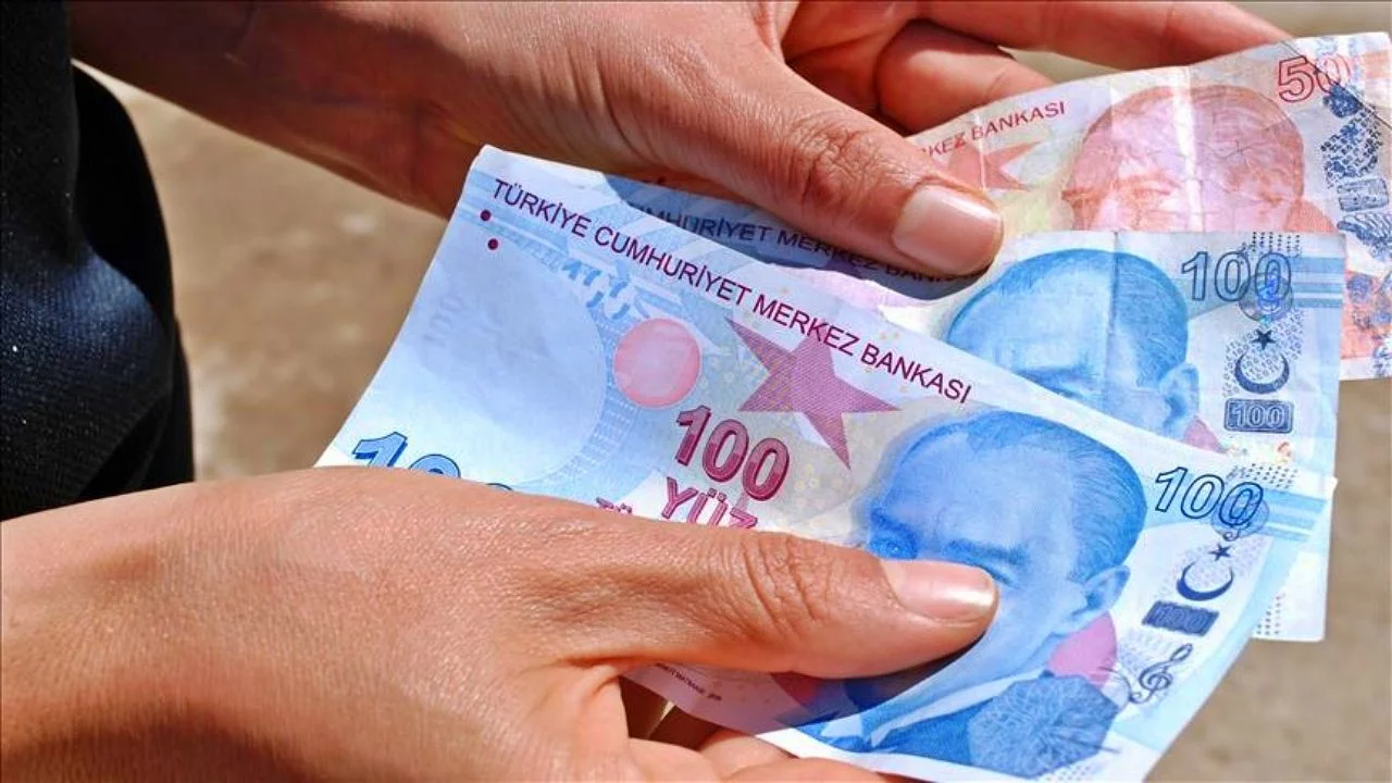 Borcu olan vatandaşlar dikkat: Yapılandırılan borçların ilk taksit ödemeleri için son gün! Mesai saatleri uzatıldı...