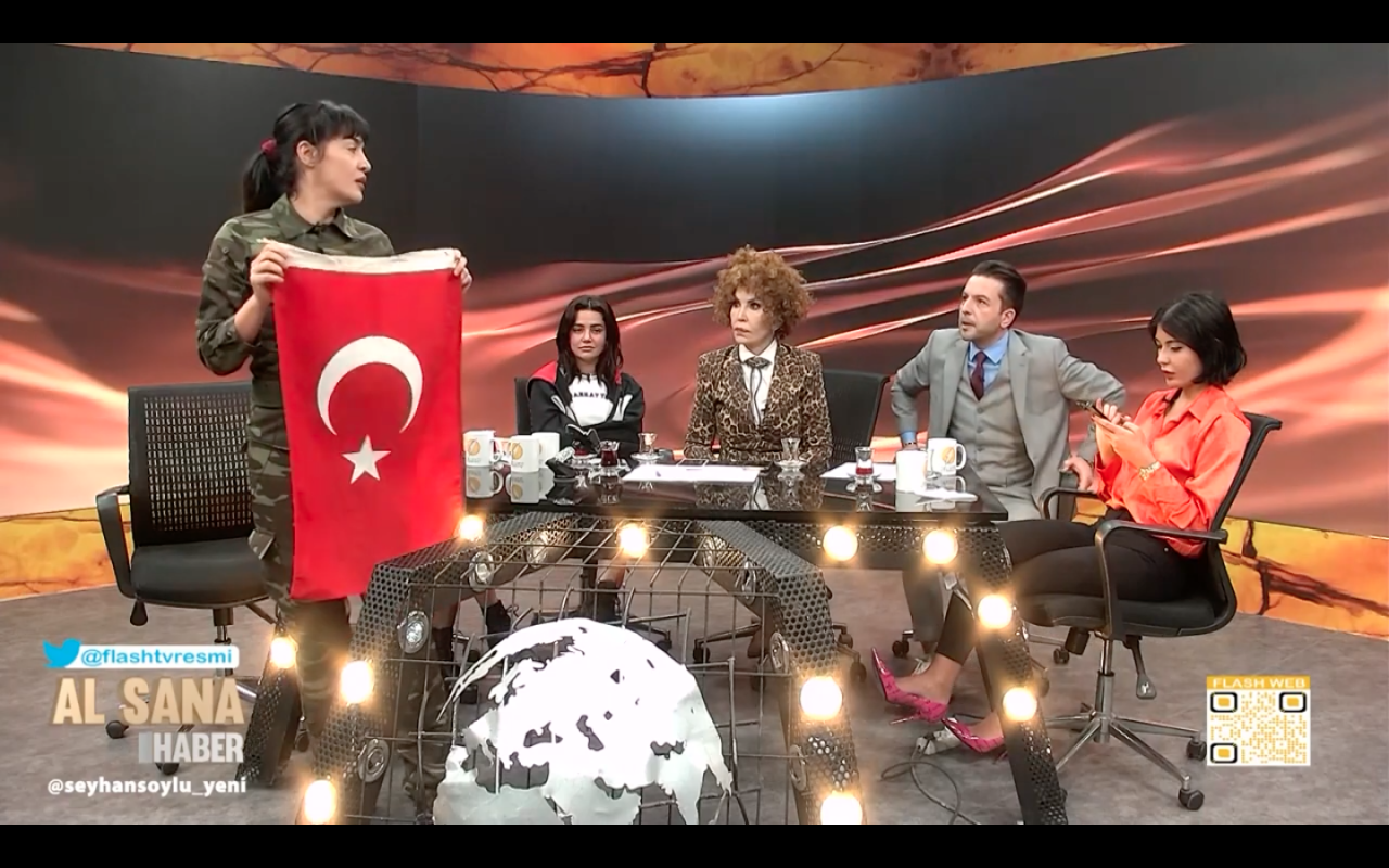 Flash TV'de Tuğba Ekinci ile Nihat Doğan arasında Türk-Kürt tartışması çıktı