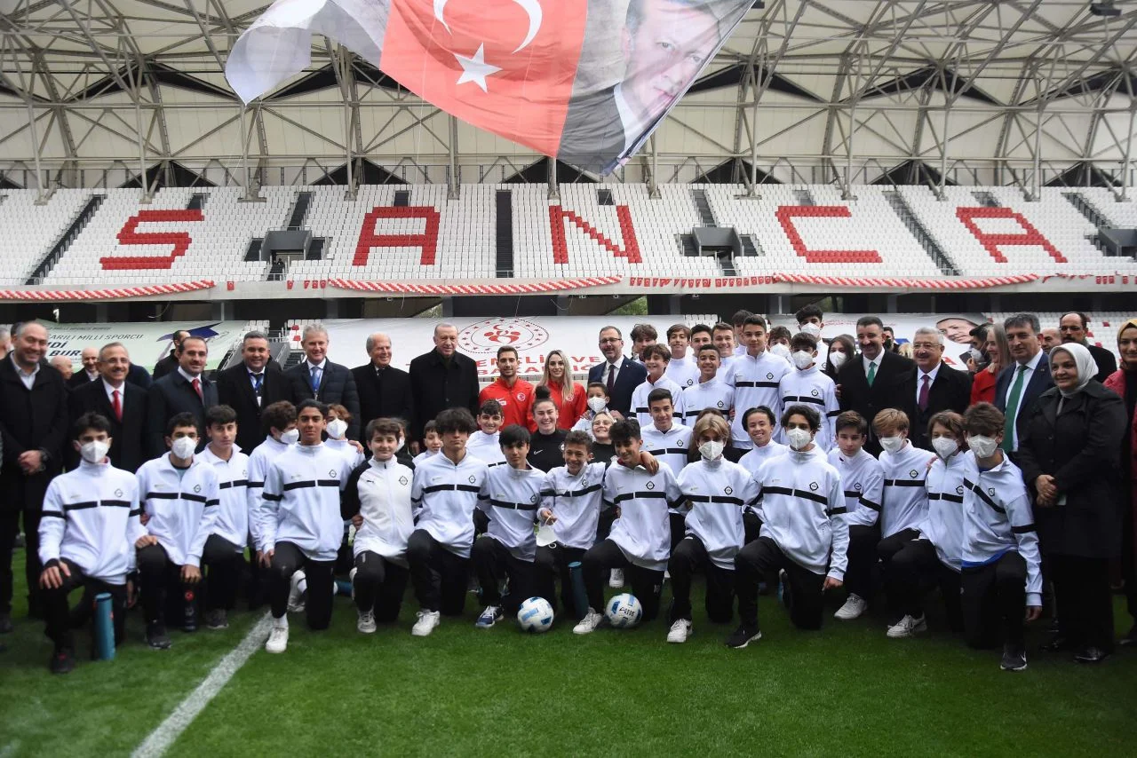 Stat açılışında ilginç detay... Mustafa Denizli'yi özel uçakla getirip götürdüler