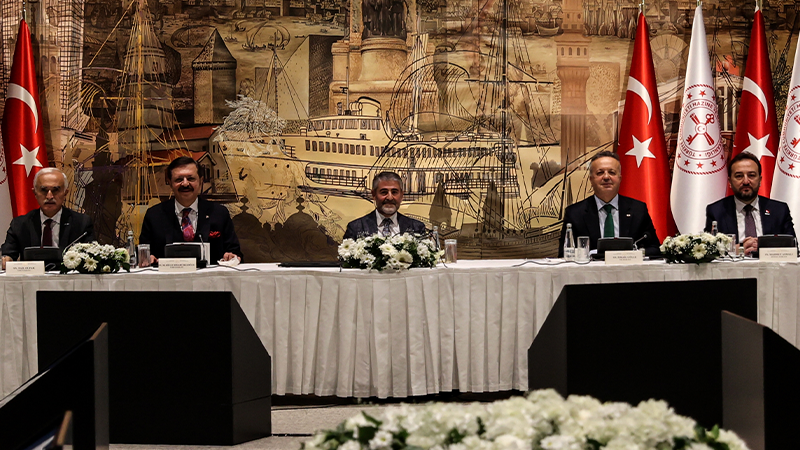 Bakan Nebati iş dünyası temsilcileriyle bir araya geldi! Masada, asgari ücret ve yeni ekonomi modeli var...