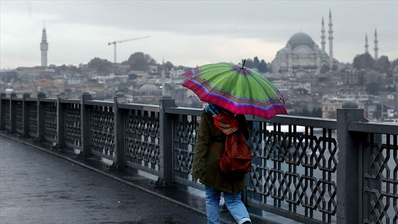 Meteoroloji saat verip uyardı: Kuvvetli sağanak geliyor